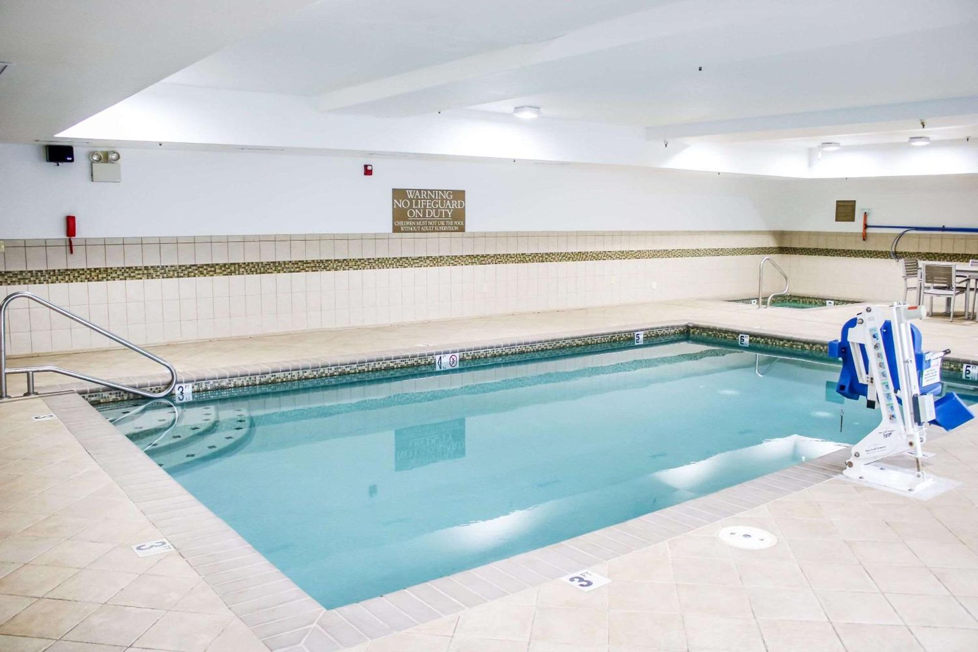 Country Inn & Suites By Radisson, Richmond West At I-64, Va Buitenkant foto